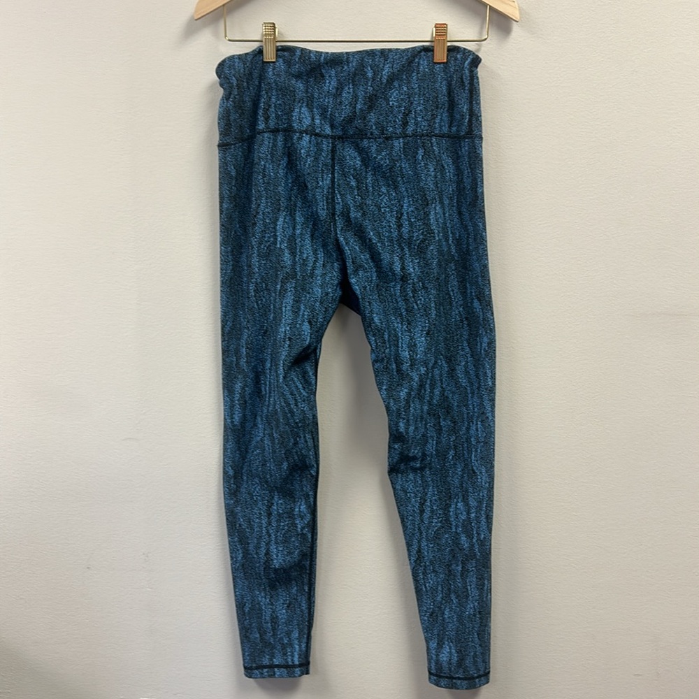 Kirkland Signature Black and Blue Leggings - Picture 3 of 3